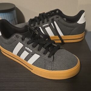 NWT-Adidas Men's Daily 3.0 Gray/Black  Sneakers w/Tan Gum SIZE 8 Retail $79